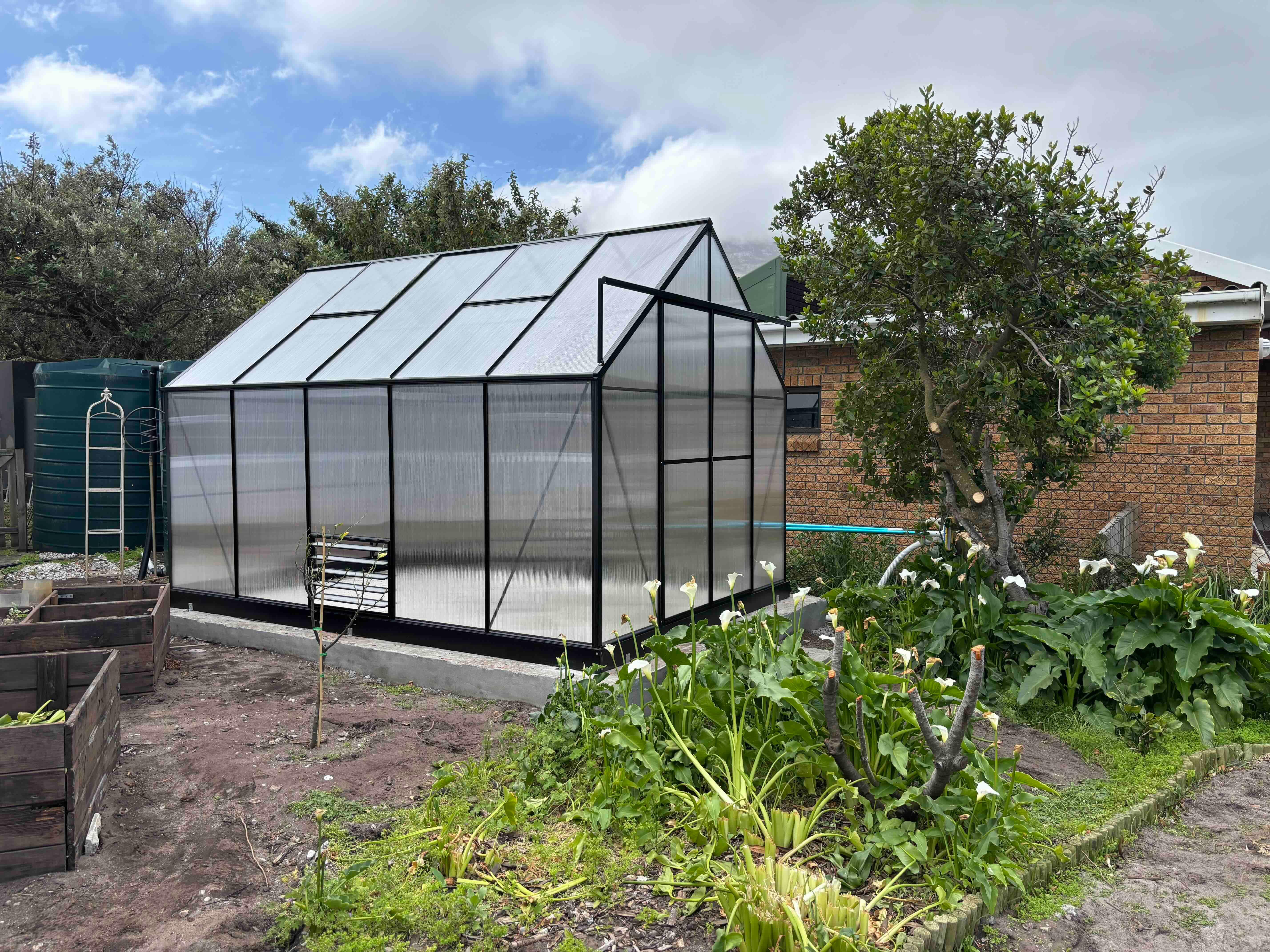 Grand Gro Greenhouse 3.6m - Black Aluminium | Easy Greenhouses